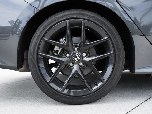Used 2025 Honda Civic Sport image 13