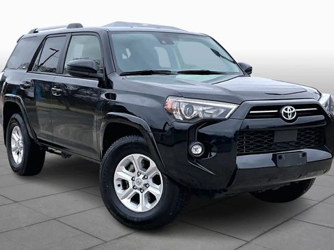 Used 2024 Toyota 4Runner SR5 image 2