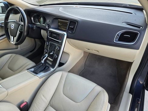 Used 2014 Volvo S60 T5 FWD image 2