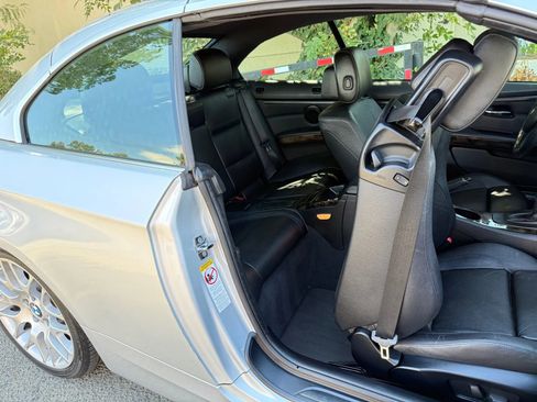Used 2009 BMW 328i Convertible image 18