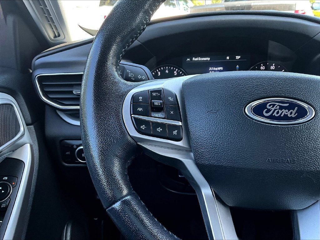 Used 2023 Ford Explorer XLT w/ Equipment Group 202A AWD/4WD image 13