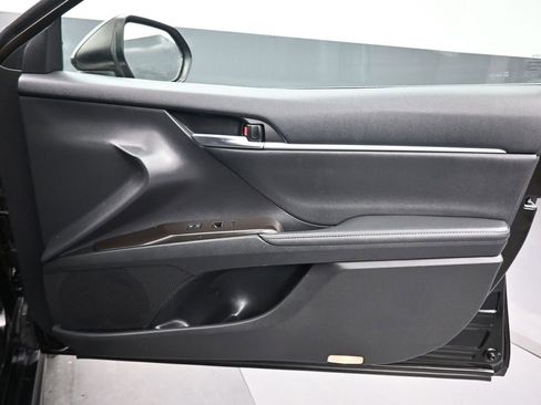 Used 2022 Toyota Camry XSE image 39