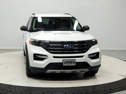 Used 2023 Ford Explorer XLT w/ Equipment Group 202A AWD/4WD image 3