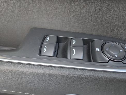 Used 2024 Chevrolet Silverado 1500 LT AWD/4WD image 33