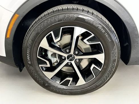 Used 2024 Kia Sportage EX FWD image 8
