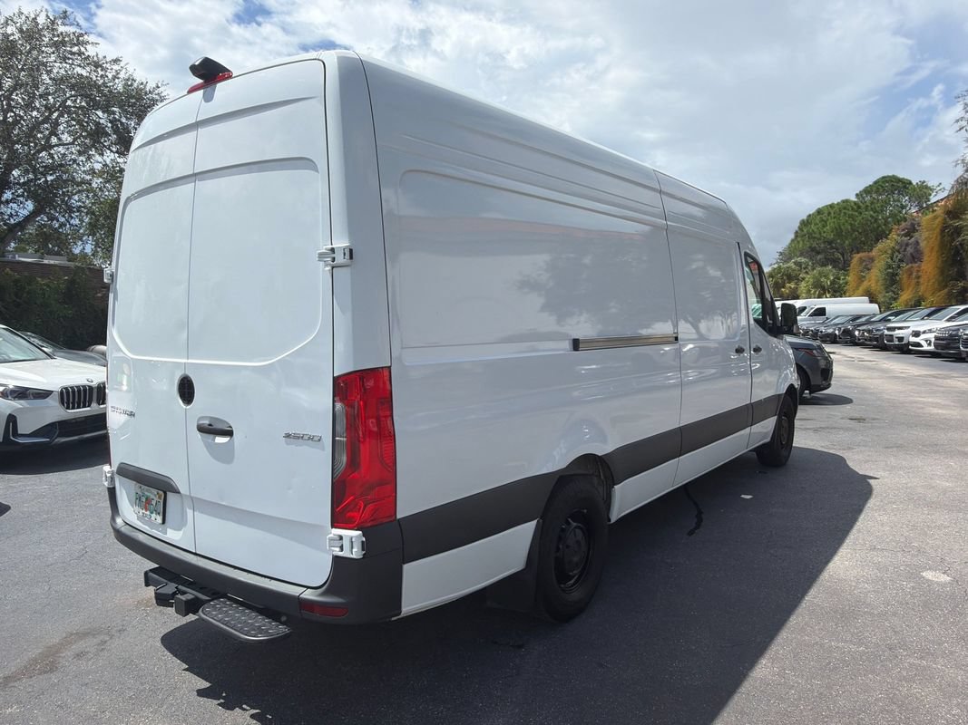Used 2025 Mercedes-Benz Sprinter 2500 image 6