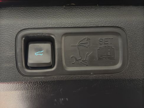 Used 2021 Ford Expedition Limited image 24