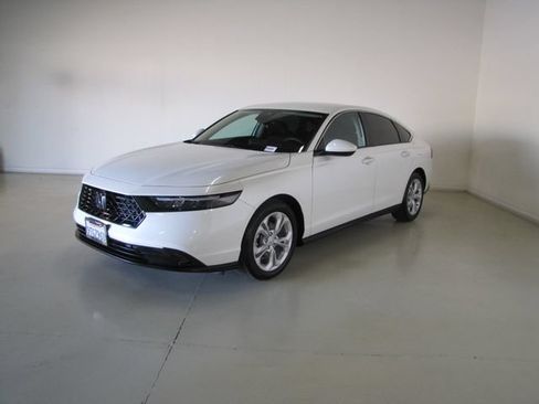 Certified 2025 Honda Accord LX image 1