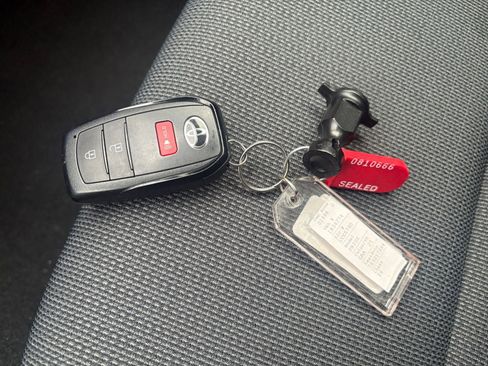 Used 2025 Toyota Prius LE image 21