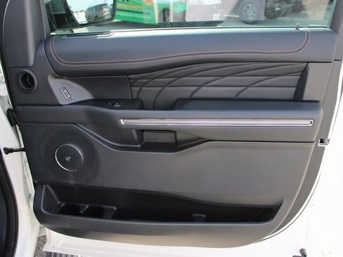 Used 2024 Ford Expedition Max Platinum image 5