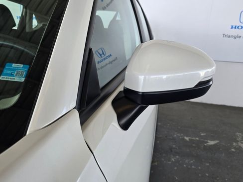 Used 2024 Honda HR-V LX image 10