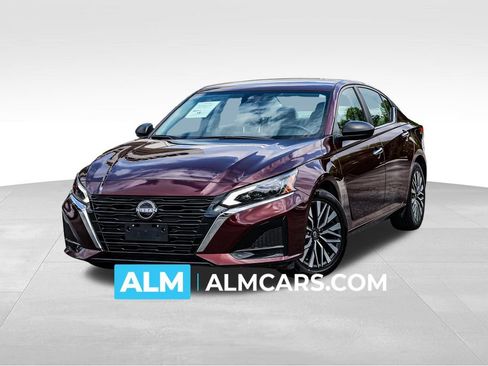 Used 2025 Nissan Altima 2.5 SV FWD image 1