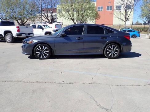 Used 2023 Honda Civic EX image 2