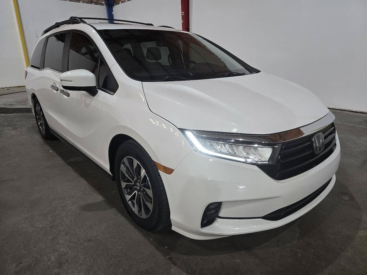 Used 2023 Honda Odyssey EX-L image 1
