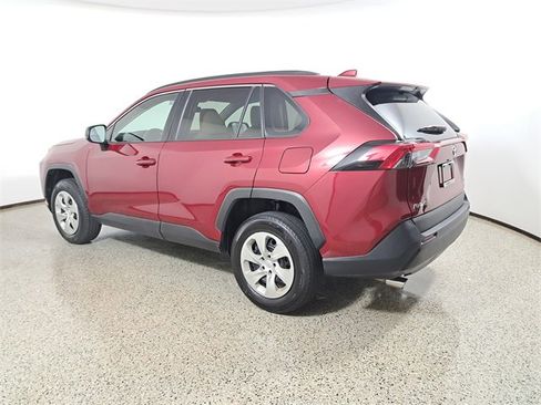 Used 2019 Toyota RAV4 LE image 7