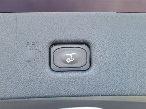 Certified 2022 Lincoln Nautilus Reserve image 27