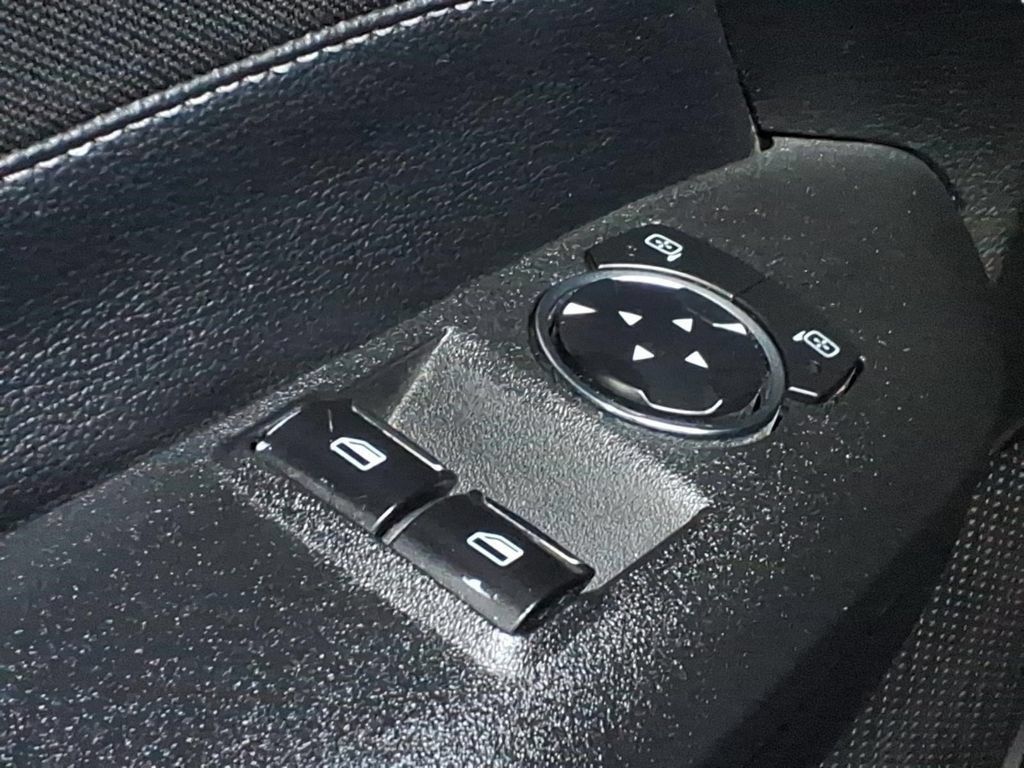 Used 2020 Ford Mustang Coupe RWD image 19