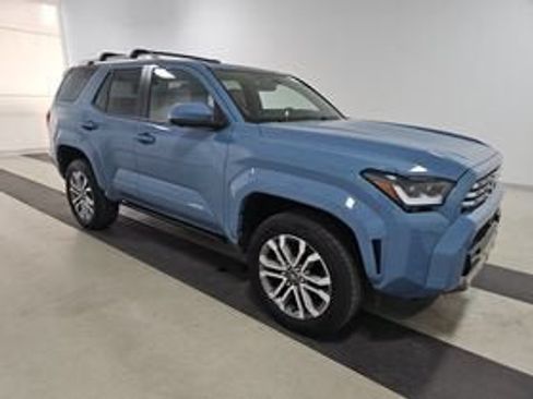 Used 2025 Toyota 4Runner Limited AWD/4WD image 2