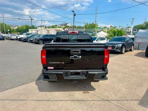 Used 2018 Chevrolet Colorado Z71 w/ Z71 Midnight Edition AWD/4WD image 3