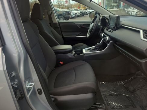 Certified 2021 Toyota RAV4 LE AWD/4WD image 17