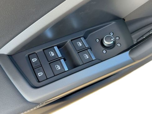 New 2025 Audi Q3 2.0T Premium image 13