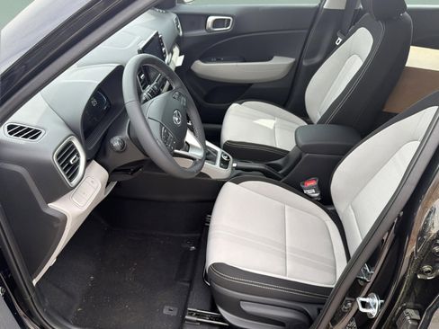 New 2026 Hyundai Venue SEL FWD image 12
