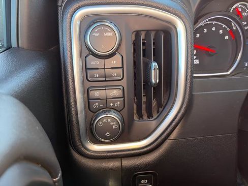 Used 2020 Chevrolet Silverado 1500 LT Trail Boss image 13