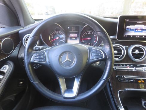 Used 2017 Mercedes-Benz GLC 300 4MATIC image 14