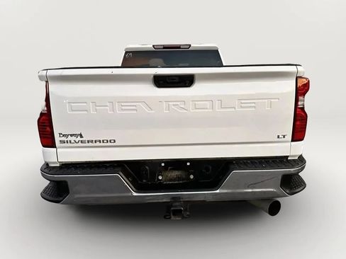 Used 2023 Chevrolet Silverado 2500 LT AWD/4WD image 8