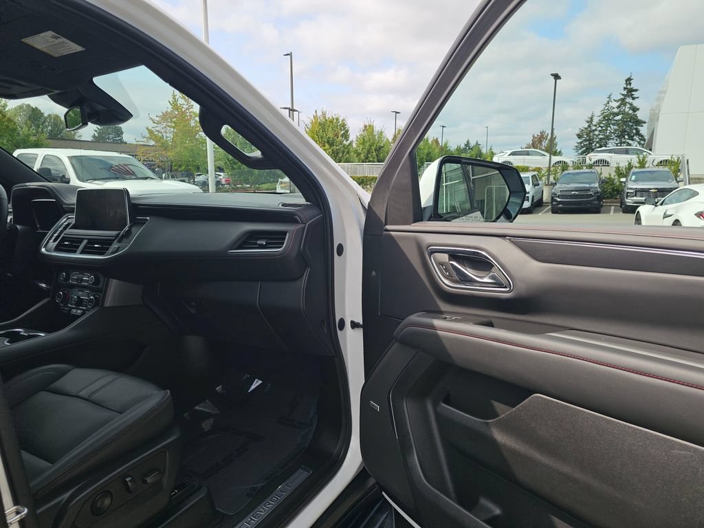 Used 2023 Chevrolet Tahoe RST w/ Luxury Package AWD/4WD image 45