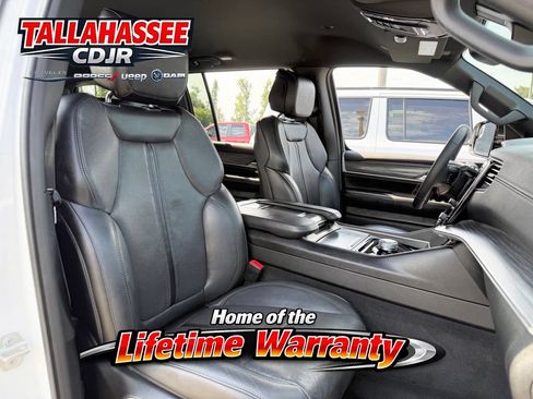 Used 2024 Jeep Wagoneer Series II w/ Flexible Seating Group RWD image 30