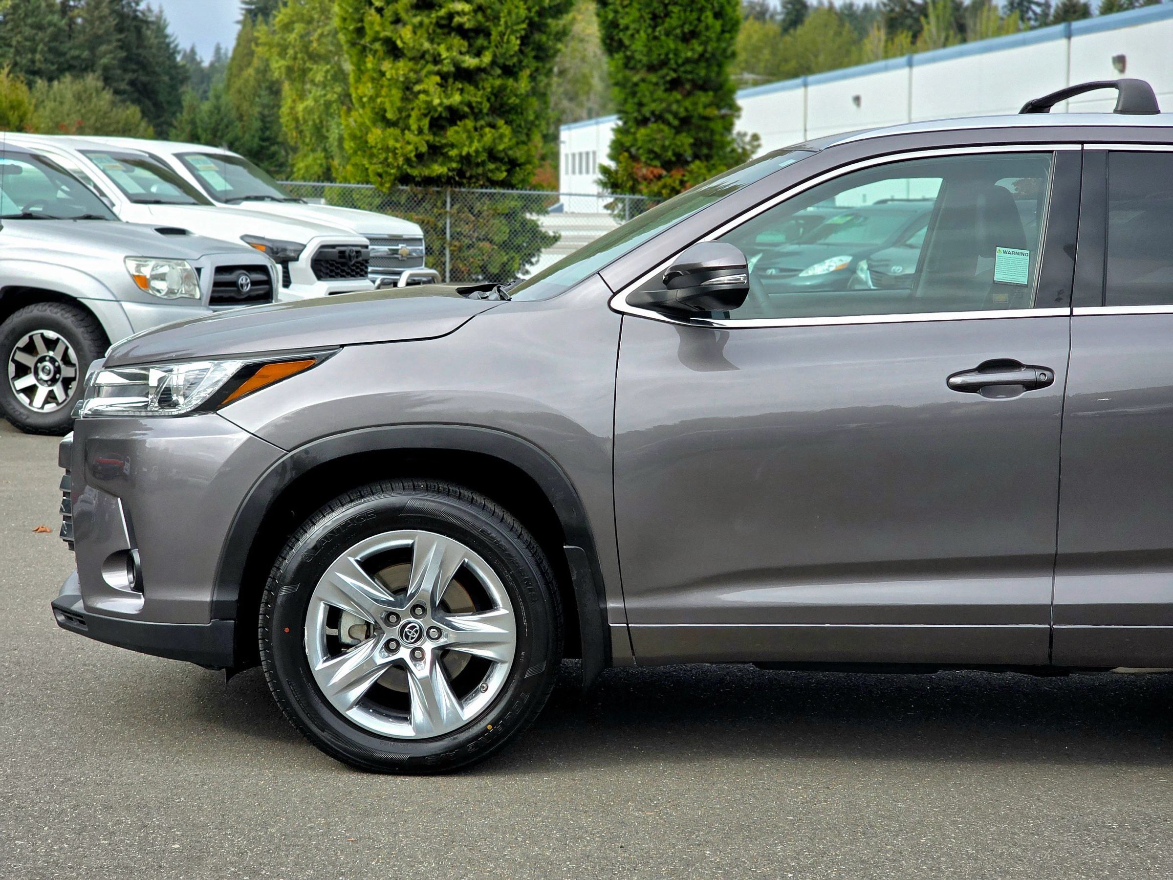 Used 2019 Toyota Highlander Limited AWD/4WD image 5