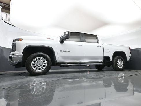 Used 2024 Chevrolet Silverado 2500 LT AWD/4WD image 43