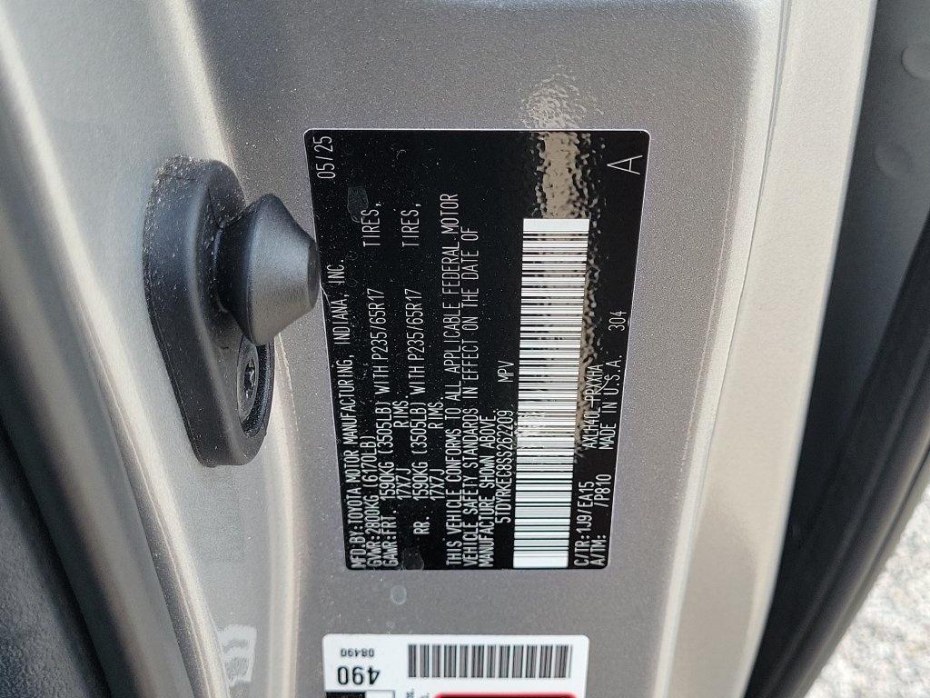 Used 2025 Toyota Sienna XLE FWD image 29