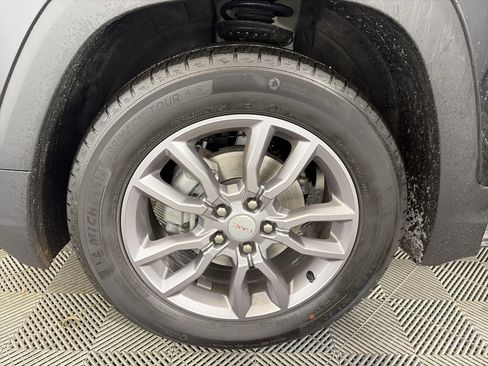 Used 2022 GMC Terrain SLT image 13