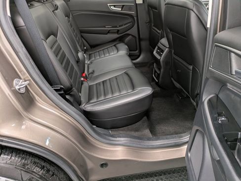 Used 2019 Ford Edge SEL w/ Equipment Group 201A image 26