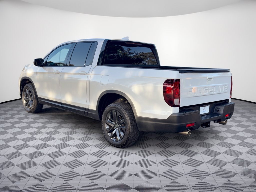 Used 2024 Honda Ridgeline Sport image 3