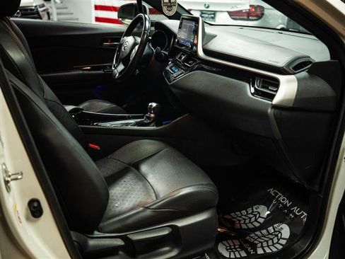 Used 2019 Toyota C-HR Limited FWD image 12