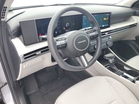 Used 2025 Hyundai Tucson SE FWD image 18