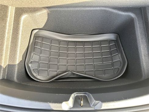 Used 2023 Tesla Model 3 Standard Range image 33