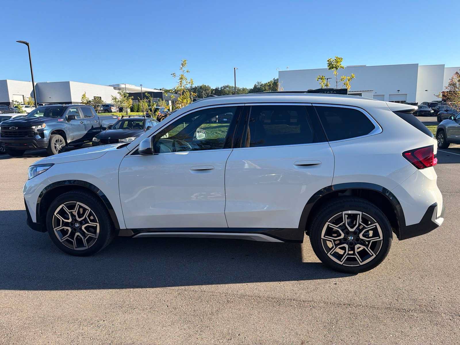 Used 2024 BMW X1 xDrive28i w/ Convenience Package AWD/4WD image 4