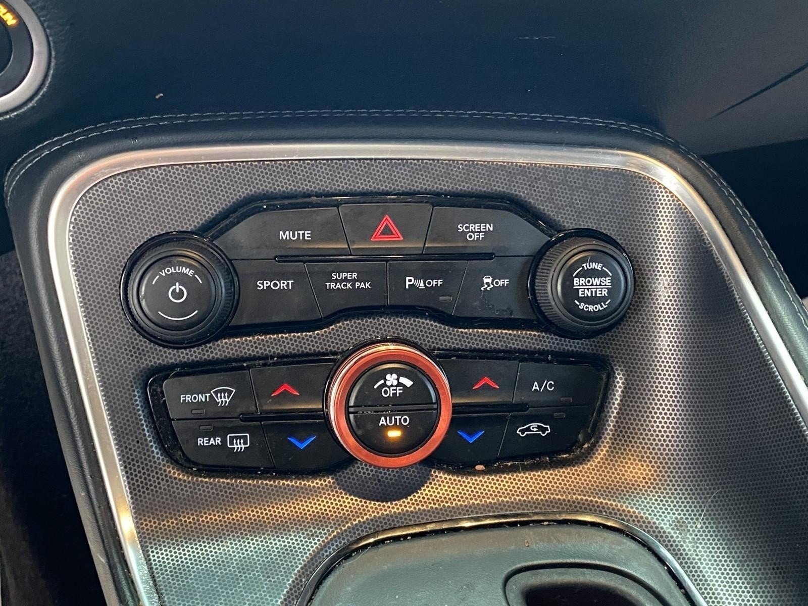 Used 2018 Dodge Challenger R/T Scat Pack w/ Leather Interior Group RWD image 24