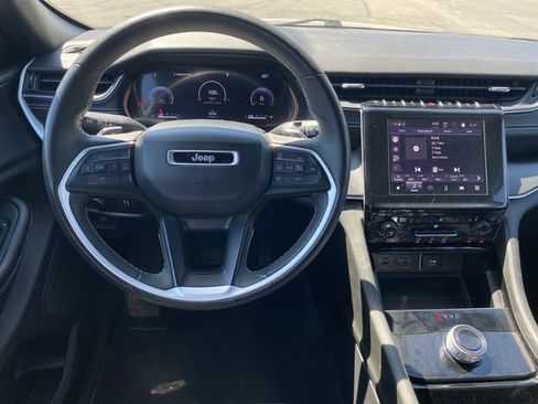 Used 2023 Jeep Grand Cherokee Altitude AWD/4WD image 7