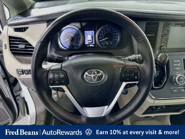 Used 2018 Toyota Sienna XLE Premium FWD image 15