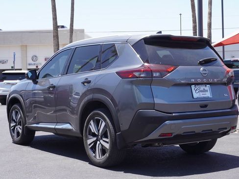 Used 2023 Nissan Rogue SL w/ SL Premium Package FWD image 3