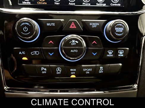 Used 2020 Jeep Grand Cherokee Trailhawk w/ Trailhawk Luxury Group AWD/4WD image 28