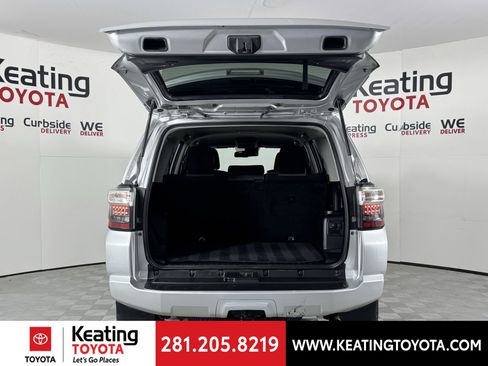 Used 2022 Toyota 4Runner SR5 image 16