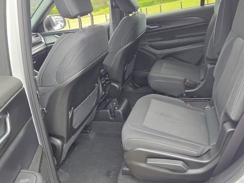 Used 2025 Jeep Grand Cherokee L Laredo RWD image 7