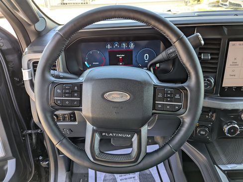Used 2025 Ford F450 Platinum w/ FX4 Off-Road Package image 36