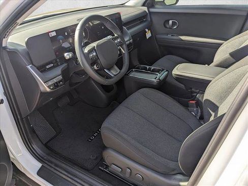 New 2026 Hyundai Ioniq 5 SE image 3